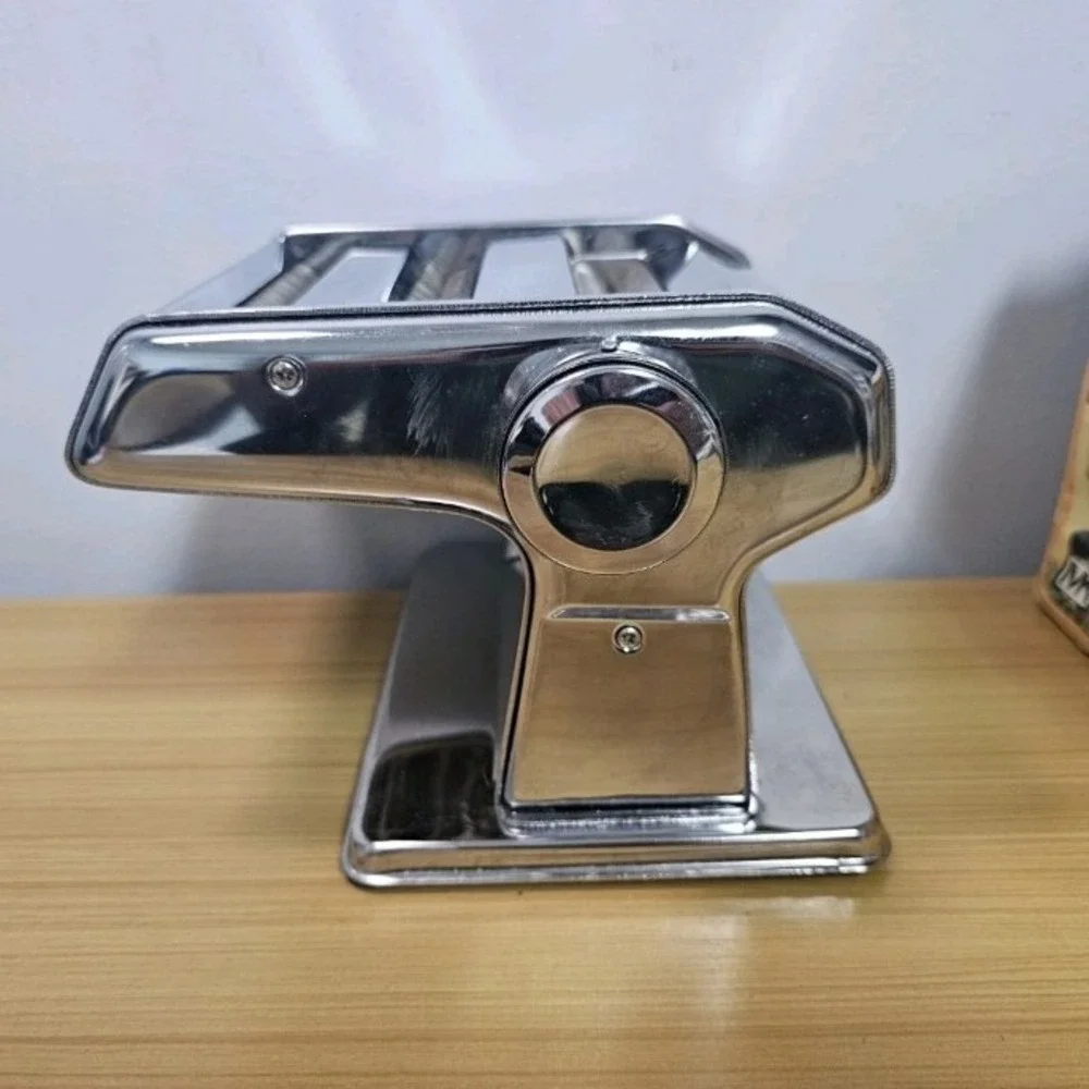 Pasta in Casa Homemade Noodle Making Machine Model 15-4150 Italy Chrome Ampia